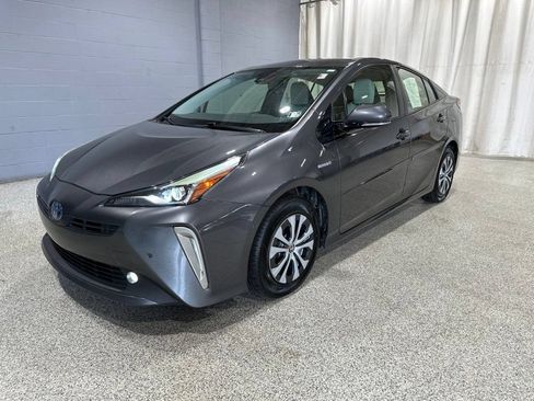 Used 2019 Toyota Prius XLE w/ Protection Package #3 AWD/4WD image 4