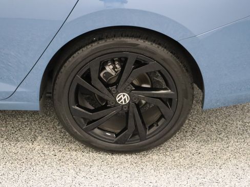 Used 2025 Volkswagen Jetta SE image 10