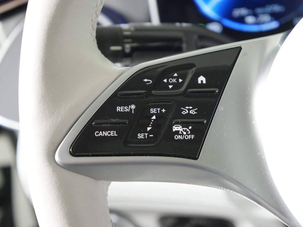 Certified 2023 Mercedes-Benz EQE 350+ 4MATIC Sedan w/ Exclusive Trim Package image 21