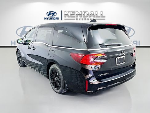 Used 2025 Honda Odyssey Sport-L image 4