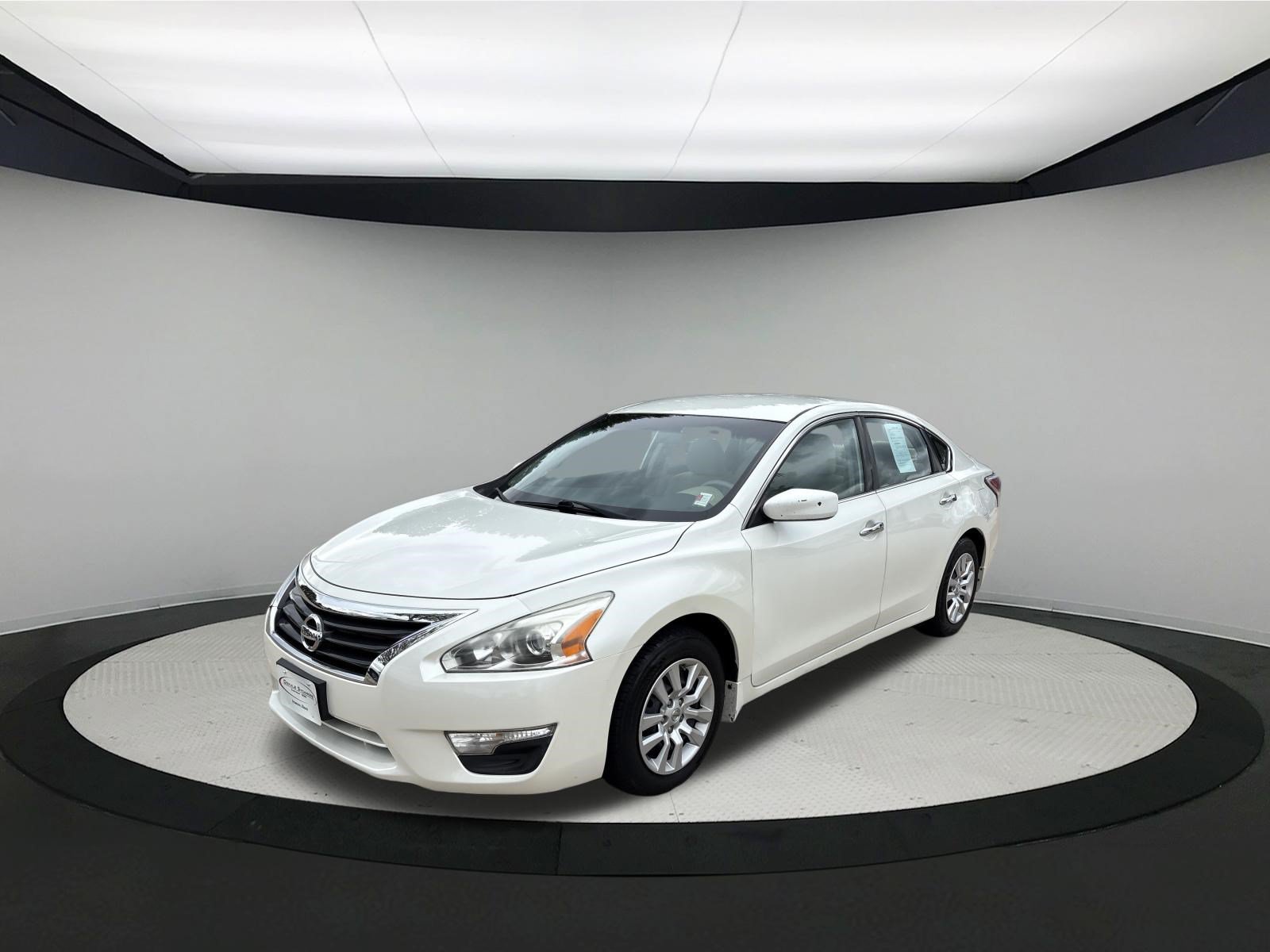 Used 2015 Nissan Altima 2.5 S w/ Power Driver Seat Package FWD image 3
