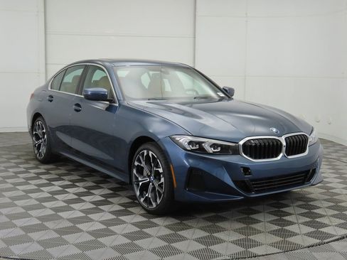 New 2026 BMW 330i Sedan w/ Premium Package image 3