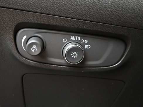 Used 2025 Buick Encore GX Sport Touring w/ Advanced Technology Package AWD/4WD image 27