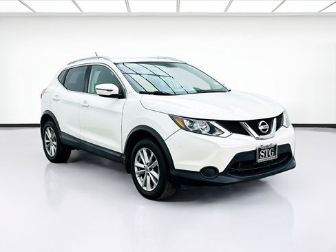 Used 2017 Nissan Rogue Sport SV image 3