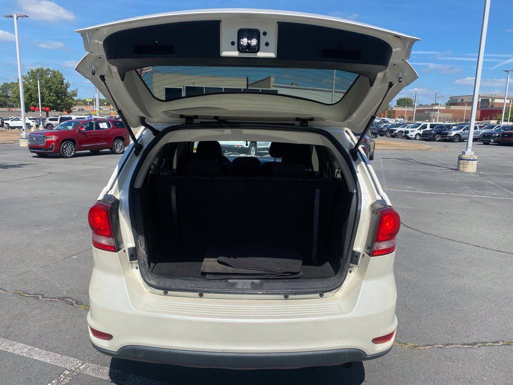 Used 2015 Dodge Journey SXT w/ Flexible Seating Group FWD image 9