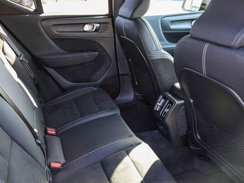 Used 2023 Volvo XC40 Recharge Ultimate AWD/4WD image 21
