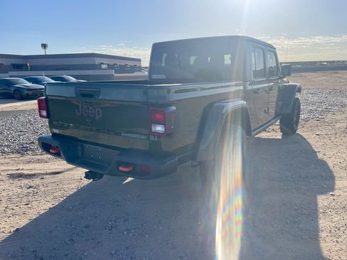 Used 2023 Jeep Gladiator Mojave w/ Trailer Tow Package AWD/4WD image 5