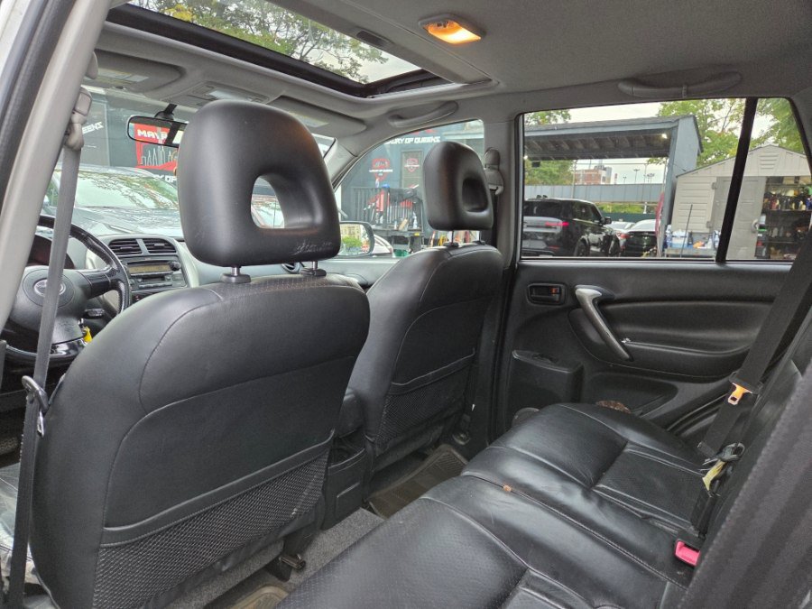 Used 2005 Toyota RAV4 4WD image 14
