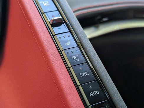 Used 2024 Chevrolet Corvette Stingray Preferred Cpe w/ 2LT image 29