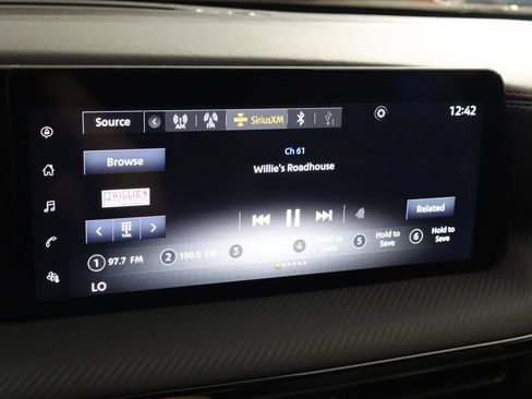Used 2025 Nissan Kicks SR FWD image 25