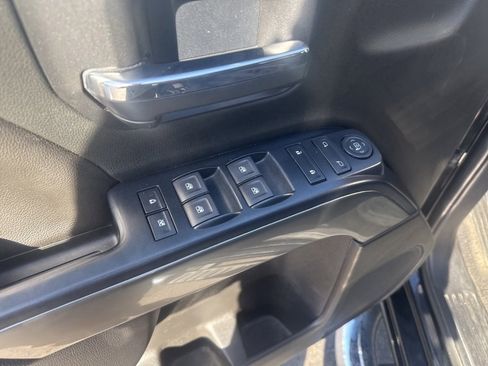 Used 2019 Chevrolet Silverado 1500 LT w/ Texas Edition image 11