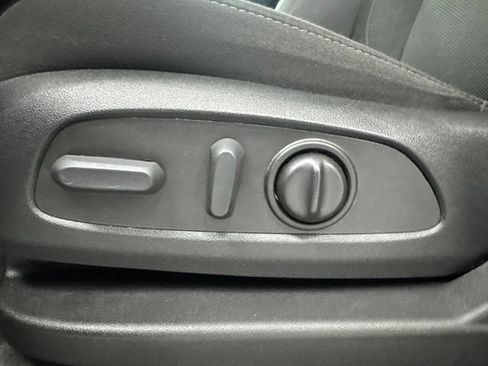 Used 2023 Chevrolet Traverse LT FWD image 10