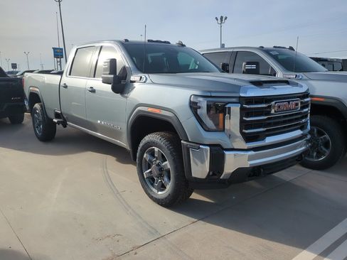 New 2026 GMC Sierra 2500 SLE w/ Preferred Package image 1