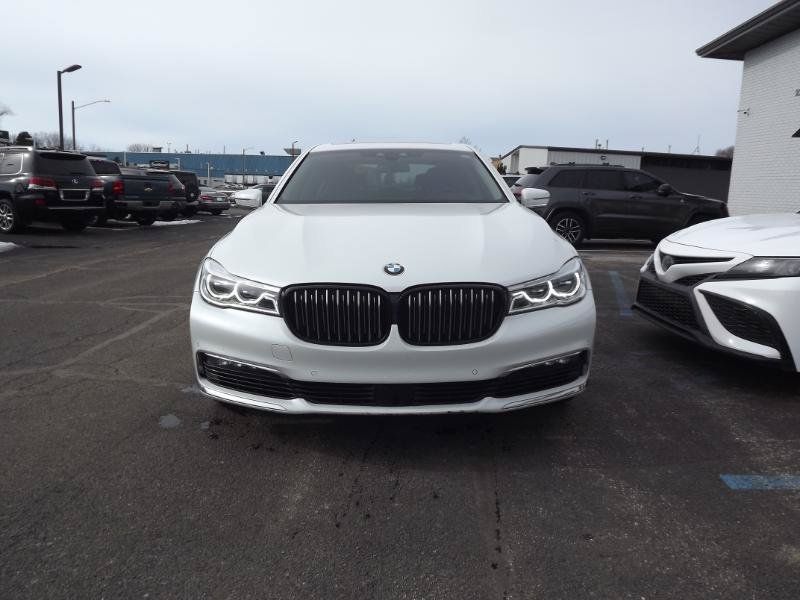 Used 2018 BMW 750i xDrive AWD/4WD image 8