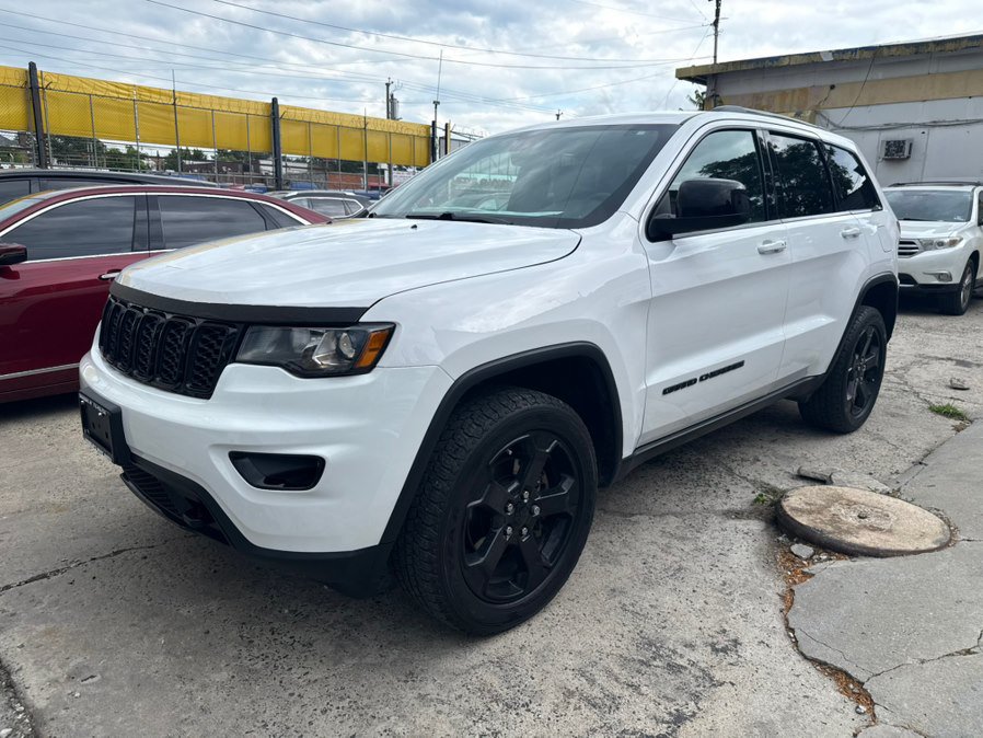 Used 2019 Jeep Grand Cherokee Laredo AWD/4WD image 3