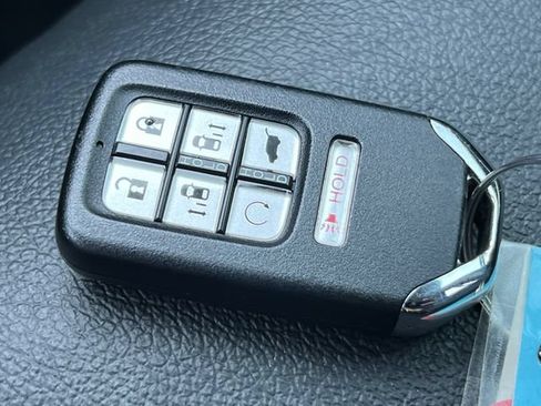 Used 2022 Honda Odyssey Touring image 32