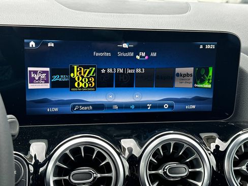 Used 2025 Mercedes-Benz GLA 250 image 19