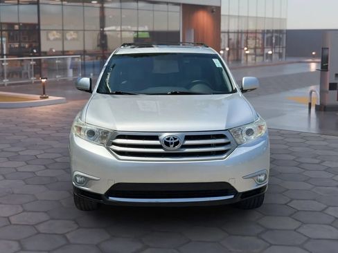 Used 2012 Toyota Highlander Limited w/ Tow Pkg FWD image 9