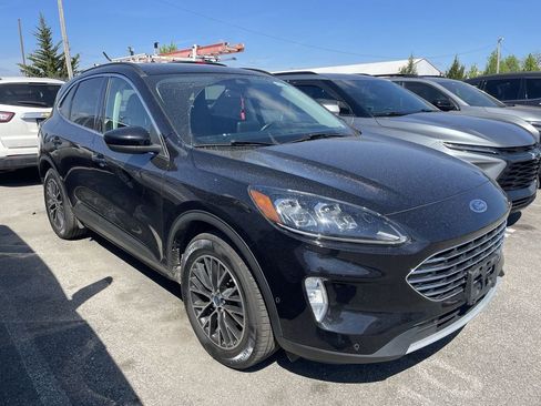 Used 2022 Ford Escape Titanium w/ Titanium Premium Package image 13