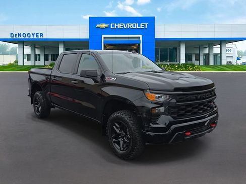 Used 2022 Chevrolet Silverado 1500 Custom Trail Boss AWD/4WD image 5
