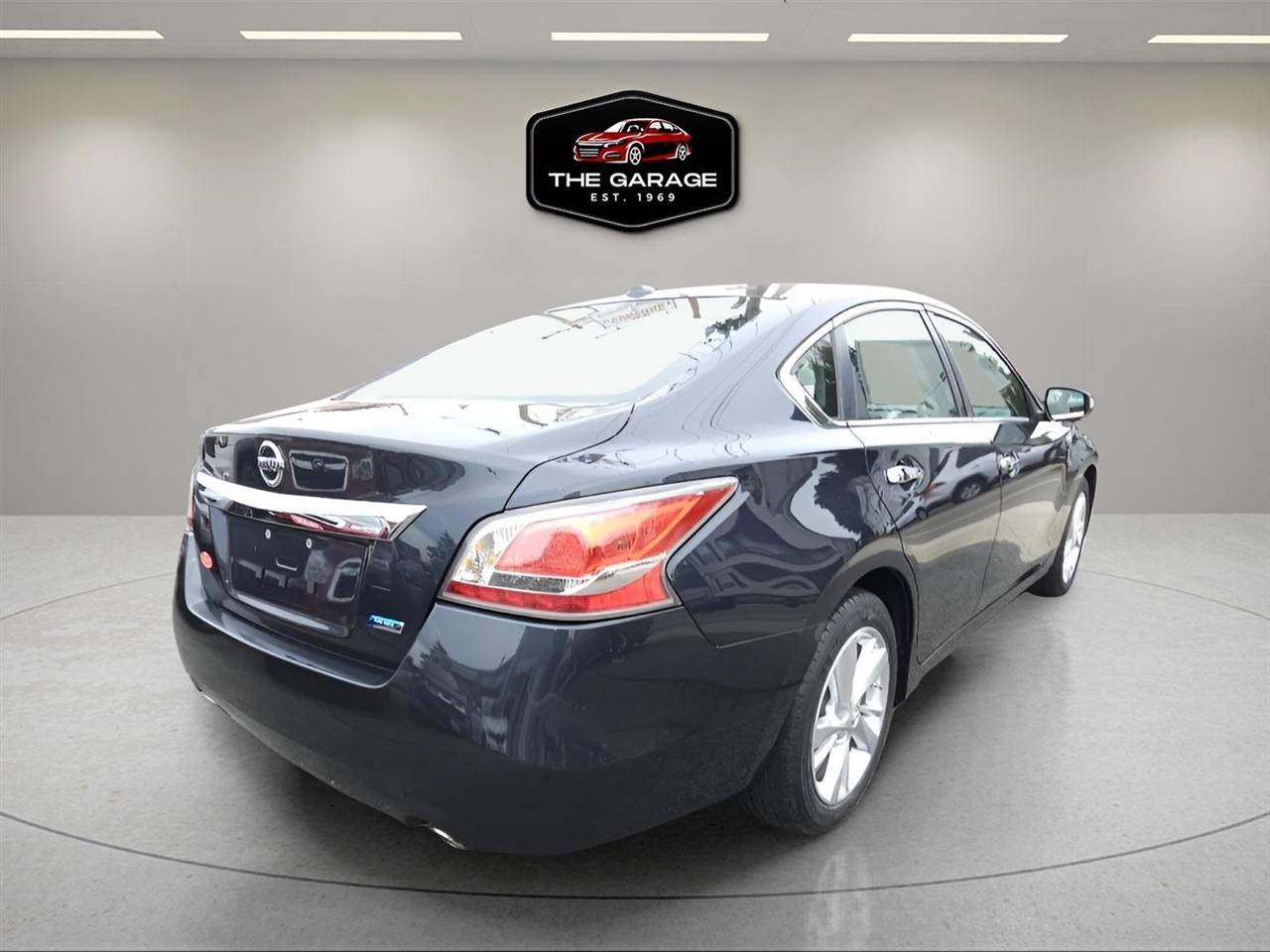 Used 2014 Nissan Altima 2.5 SL w/ Moonroof Package FWD image 6