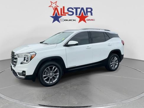 Used 2024 GMC Terrain SLT w/ Infotainment Package II AWD/4WD image 3