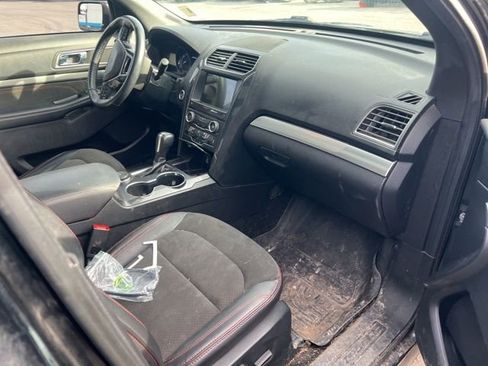 Used 2018 Ford Explorer XLT w/ Equipment Group 202A image 23