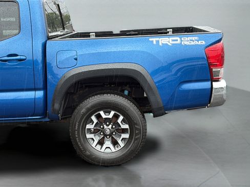 Used 2017 Toyota Tacoma TRD Off-Road w/ Tow Package RWD image 25