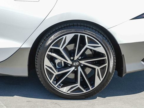 Used 2024 Hyundai Ioniq 6 SEL RWD image 12