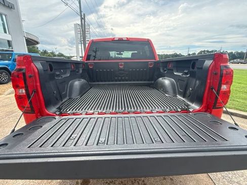 Used 2018 Chevrolet Silverado 1500 Custom w/ Custom Value Package AWD/4WD image 8