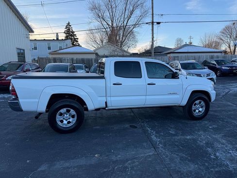 Used 2014 Toyota Tacoma 4x4 Double Cab w/ SR5 Package image 7