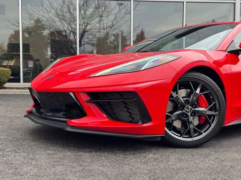 Used 2021 Chevrolet Corvette Stingray Coupe w/ Z51 Performance Package image 15