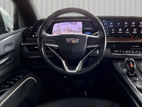 Used 2022 Cadillac Escalade Luxury AWD/4WD image 2