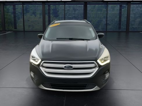 Used 2018 Ford Escape SEL image 3