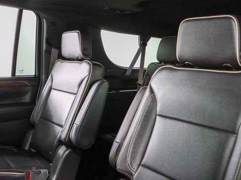 Used 2021 Chevrolet Suburban Premier w/ Premium Package image 29