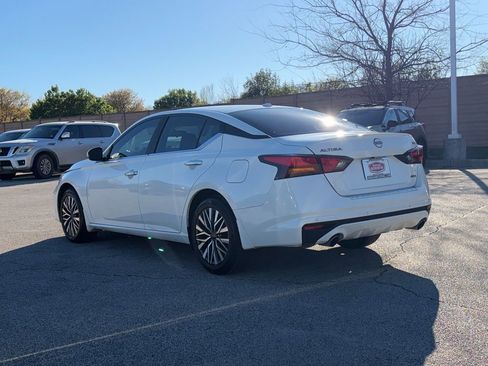Used 2023 Nissan Altima 2.5 SV w/ SV Premium Package image 6