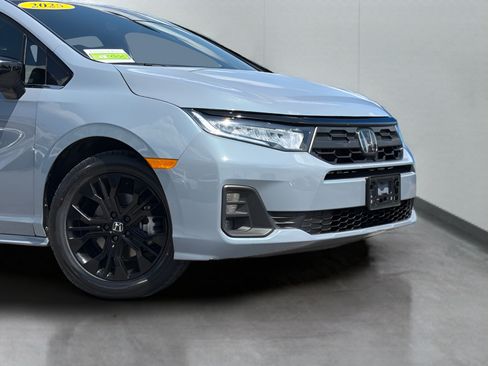Used 2025 Honda Odyssey Sport-L image 3