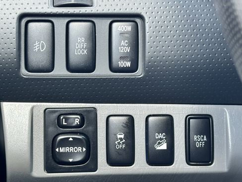 Used 2015 Toyota Tacoma 4x4 Double Cab w/ TRD Off-Road Package image 38