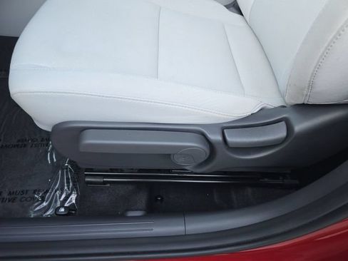 Certified 2025 Hyundai Kona SE FWD image 12