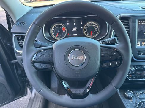 Used 2023 Jeep Cherokee Altitude Lux image 30