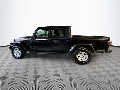 Used 2022 Jeep Gladiator Sport image 9