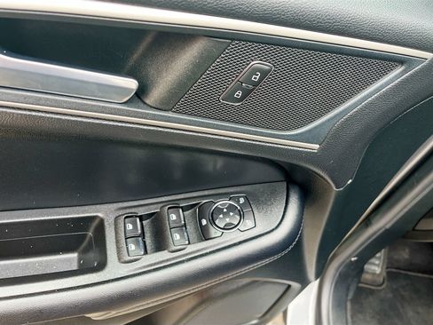 Used 2022 Ford Edge SEL AWD/4WD image 17