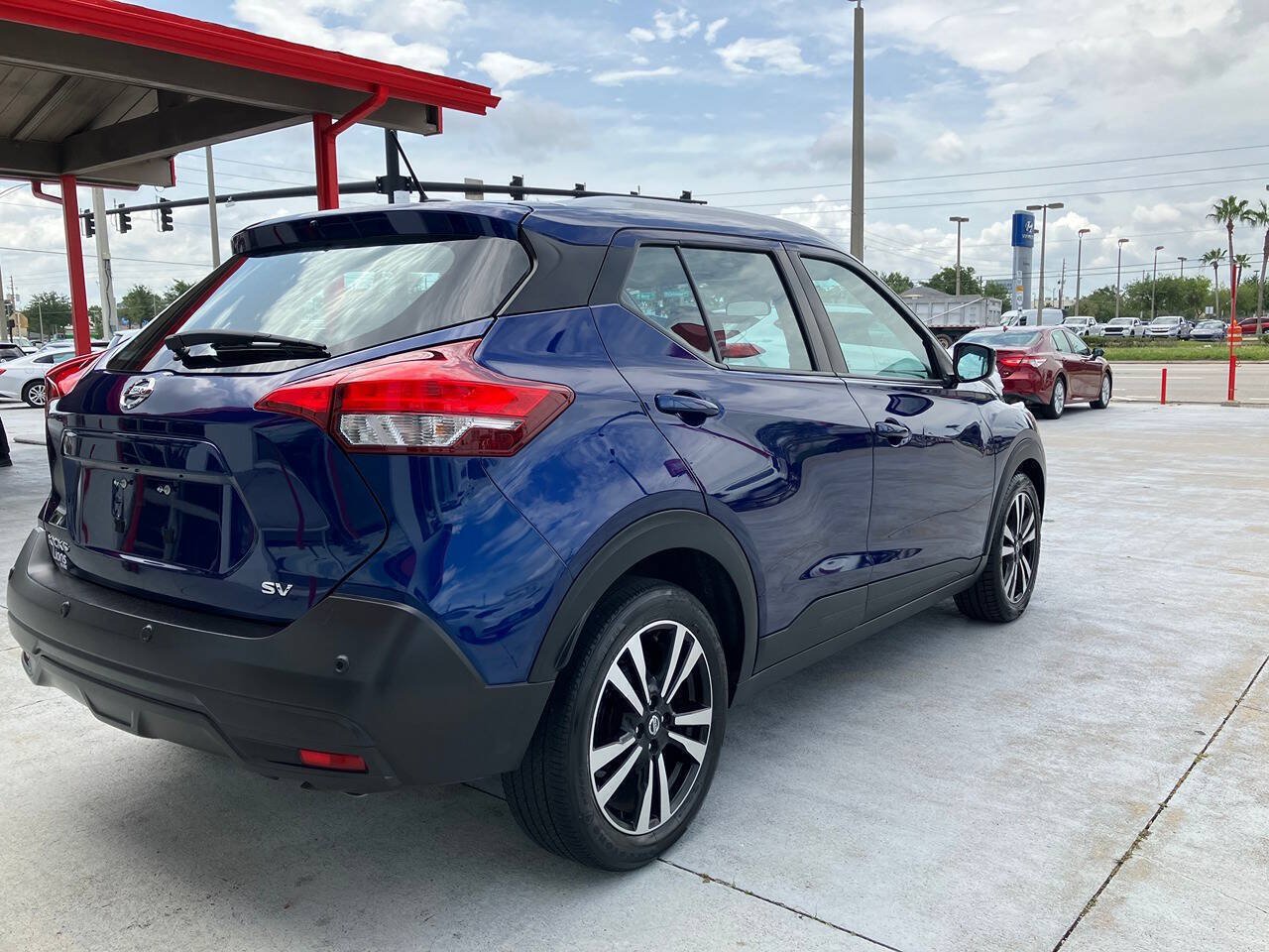 Used 2020 Nissan Kicks SV FWD image 3