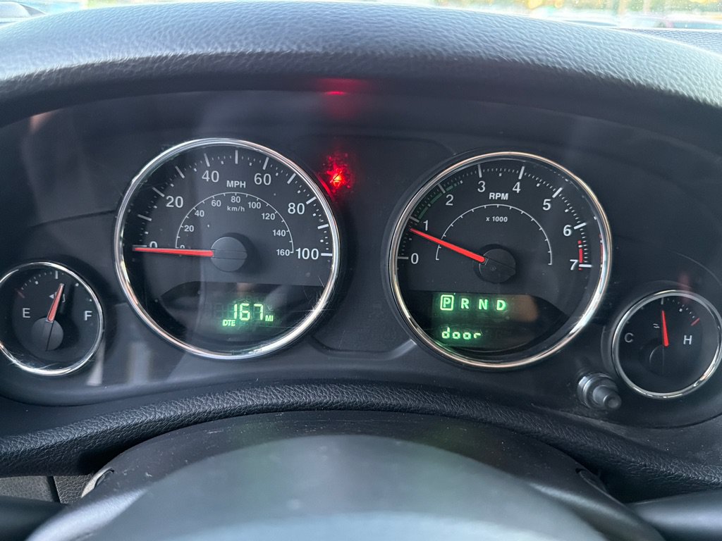 Used 2018 Jeep Wrangler Unlimited Sahara AWD/4WD image 19