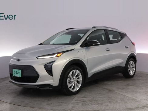 Used 2022 Chevrolet Bolt EUV LT FWD image 2