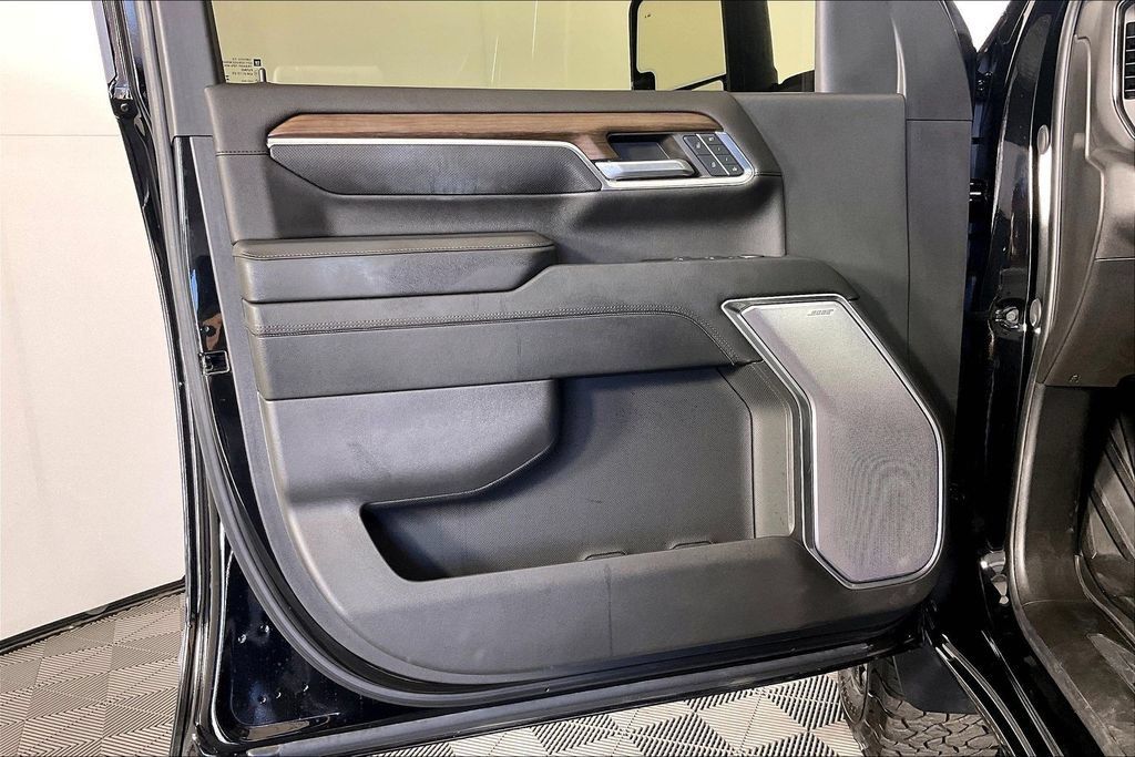 Used 2024 Chevrolet Silverado 2500 High Country w/ High Country Premium Package AWD/4WD image 21