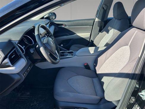 Used 2023 Toyota Camry LE image 10