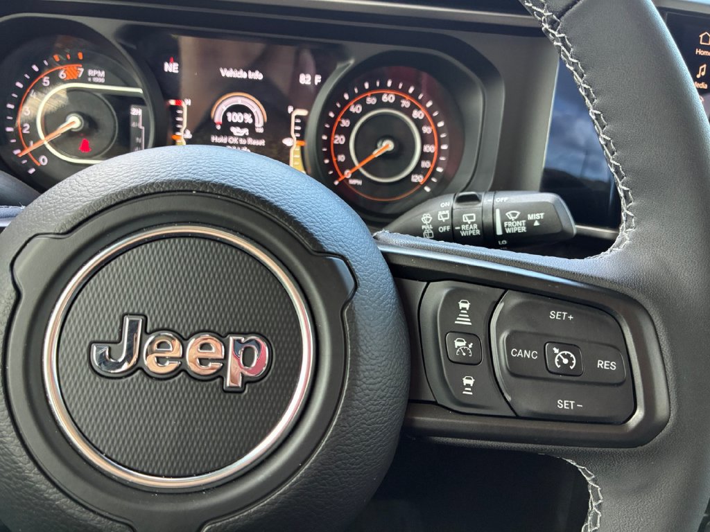 Used 2026 Jeep Wrangler Unlimited Sport AWD/4WD image 12