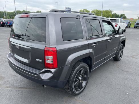 Used 2017 Jeep Patriot Latitude AWD/4WD image 5