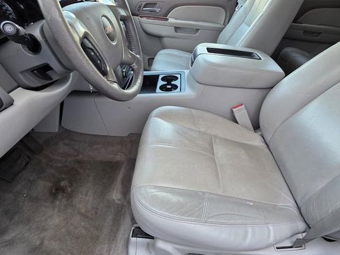 Used 2012 GMC Yukon SLT w/ SLT-2 Equipment Package image 6